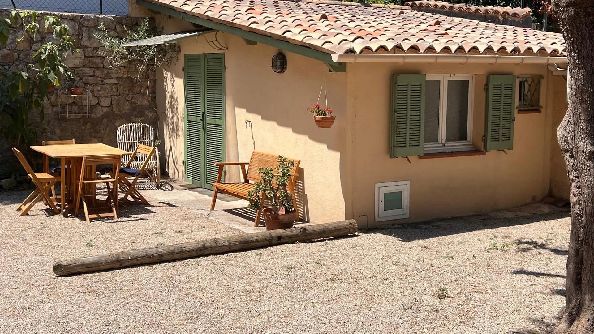 Hotel Le Ponteil Antibes 2*,