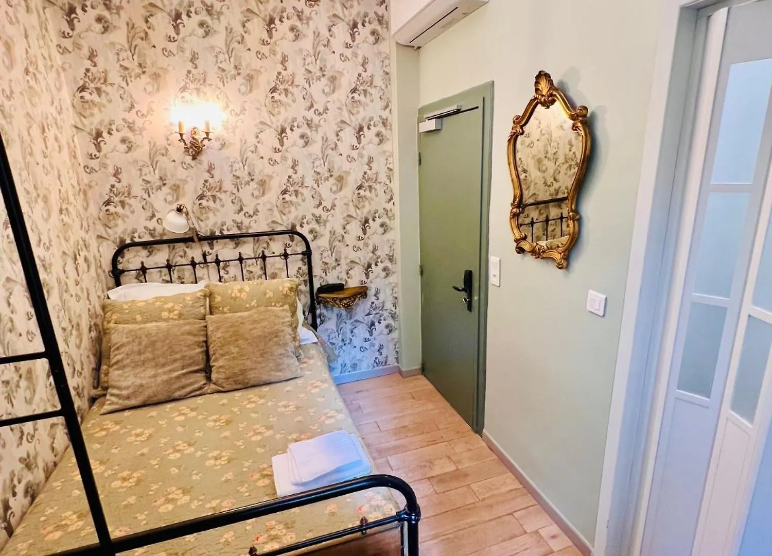 **  Hotel Le Ponteil Antibes Frankrike