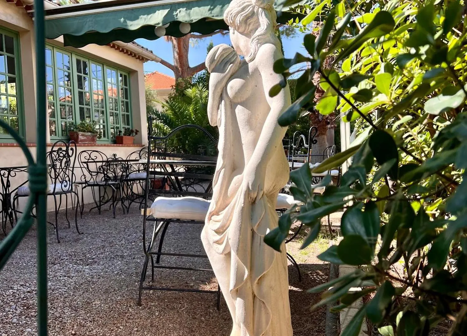 **  Hotel Le Ponteil Antibes France