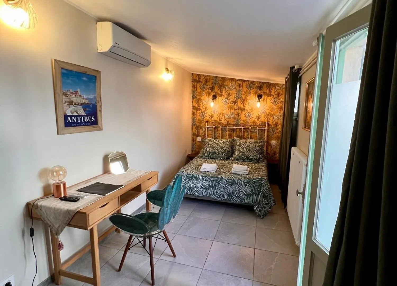 Hotel Le Ponteil Antibes 2*,