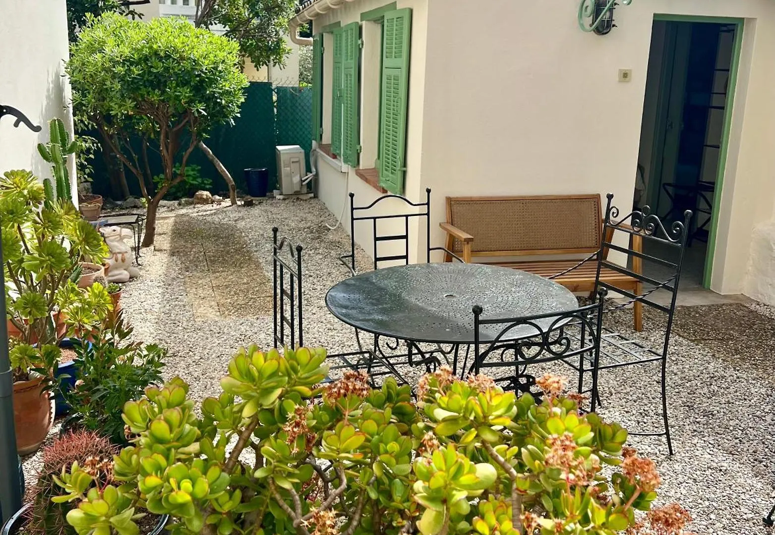 Hotel Le Ponteil Antibes 2*,