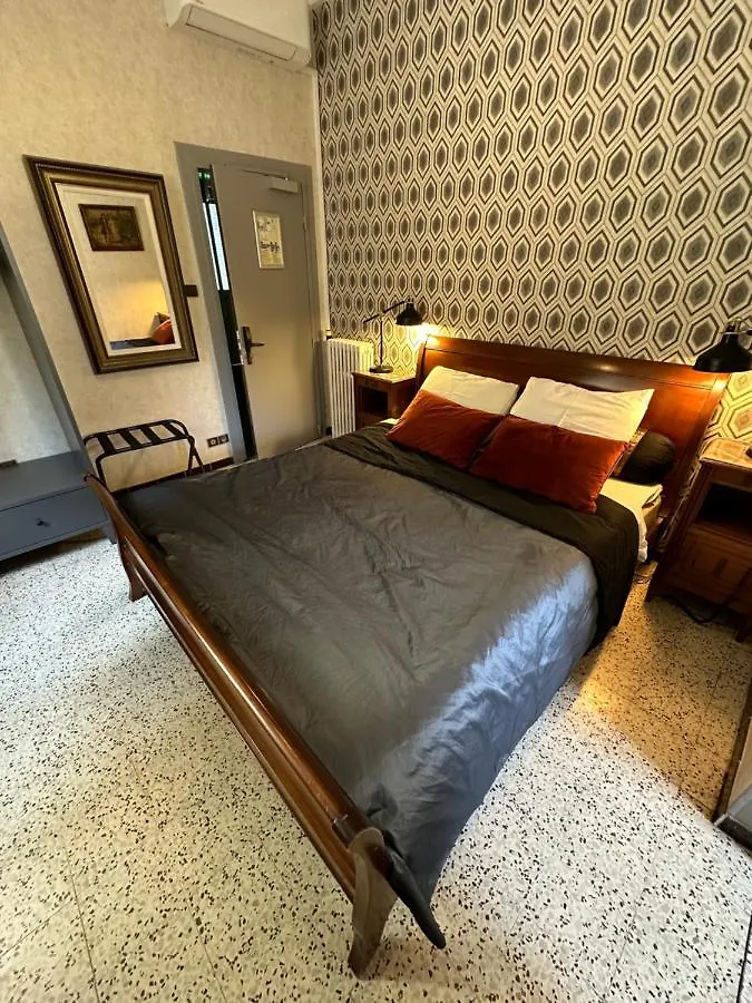 Hotel Le Ponteil Antibes Francia