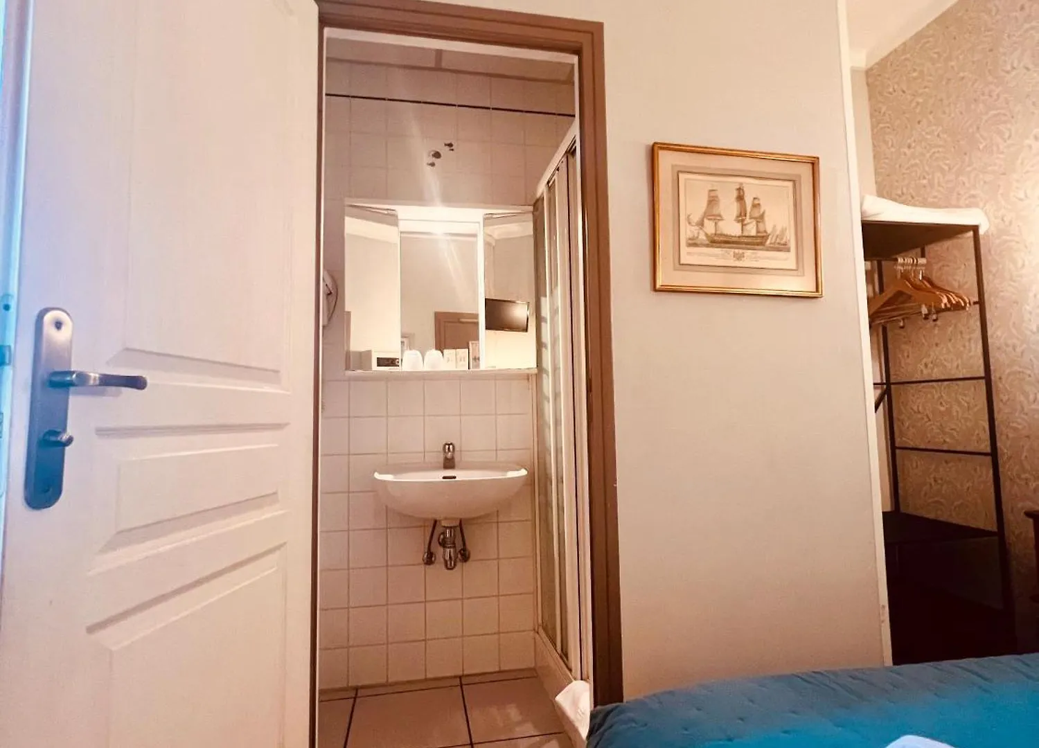 Hotel Le Ponteil Antibes 2*,  Francia
