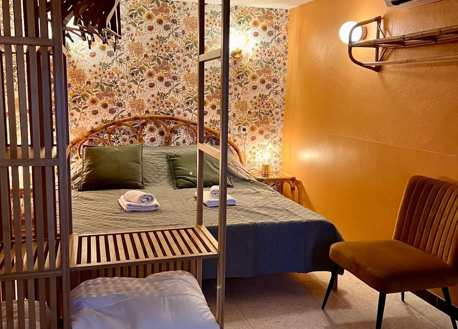 Hotel Le Ponteil Antibes 2*,  Francia