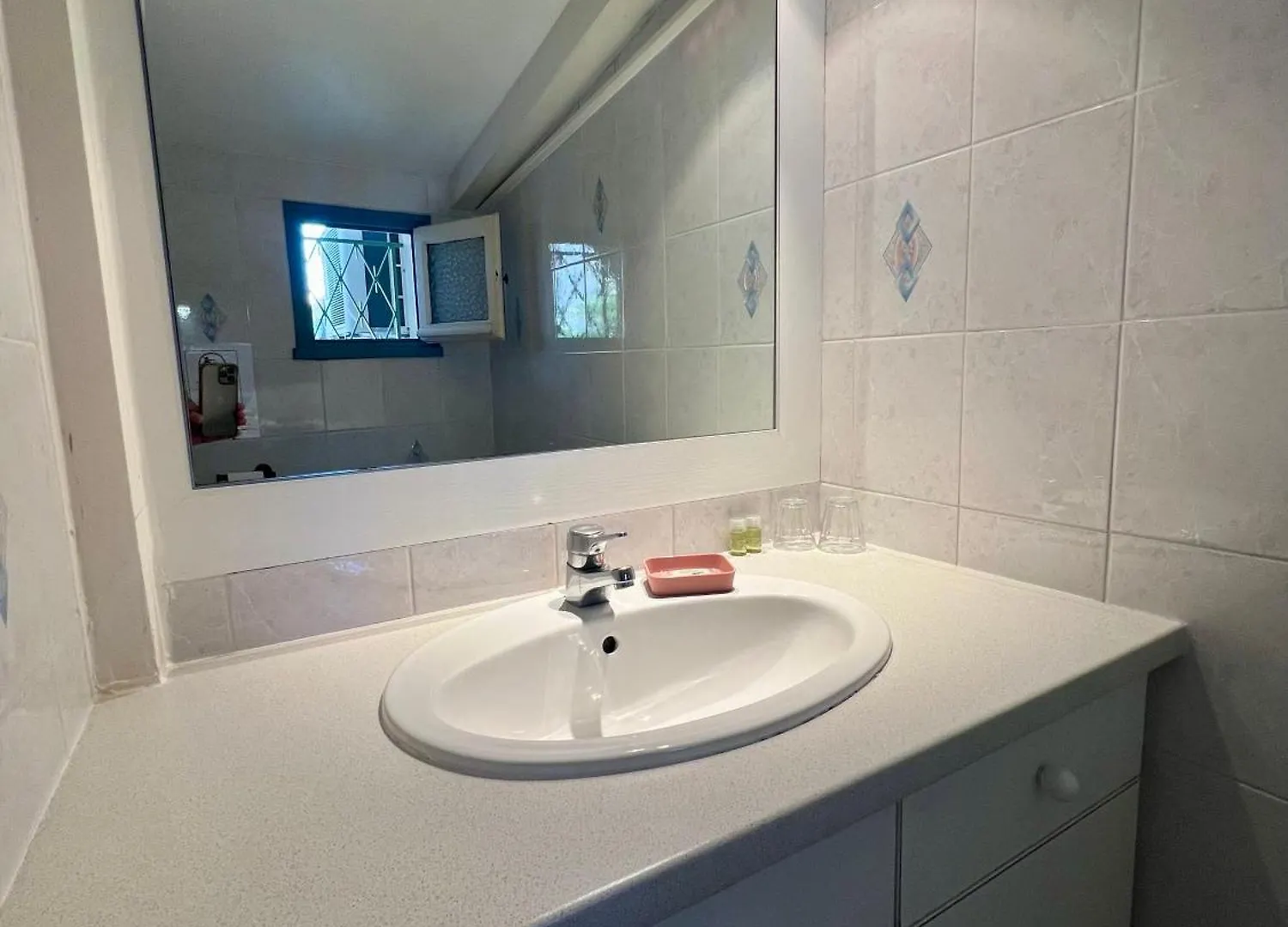 Hotel Le Ponteil Antibes 2*,  Francia